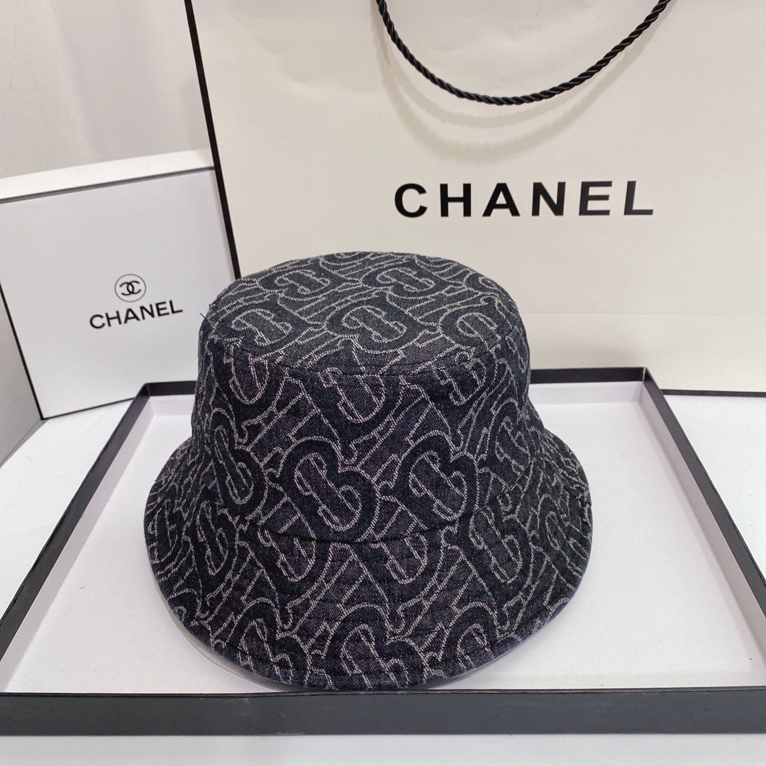 Burberry denim bucket hat black