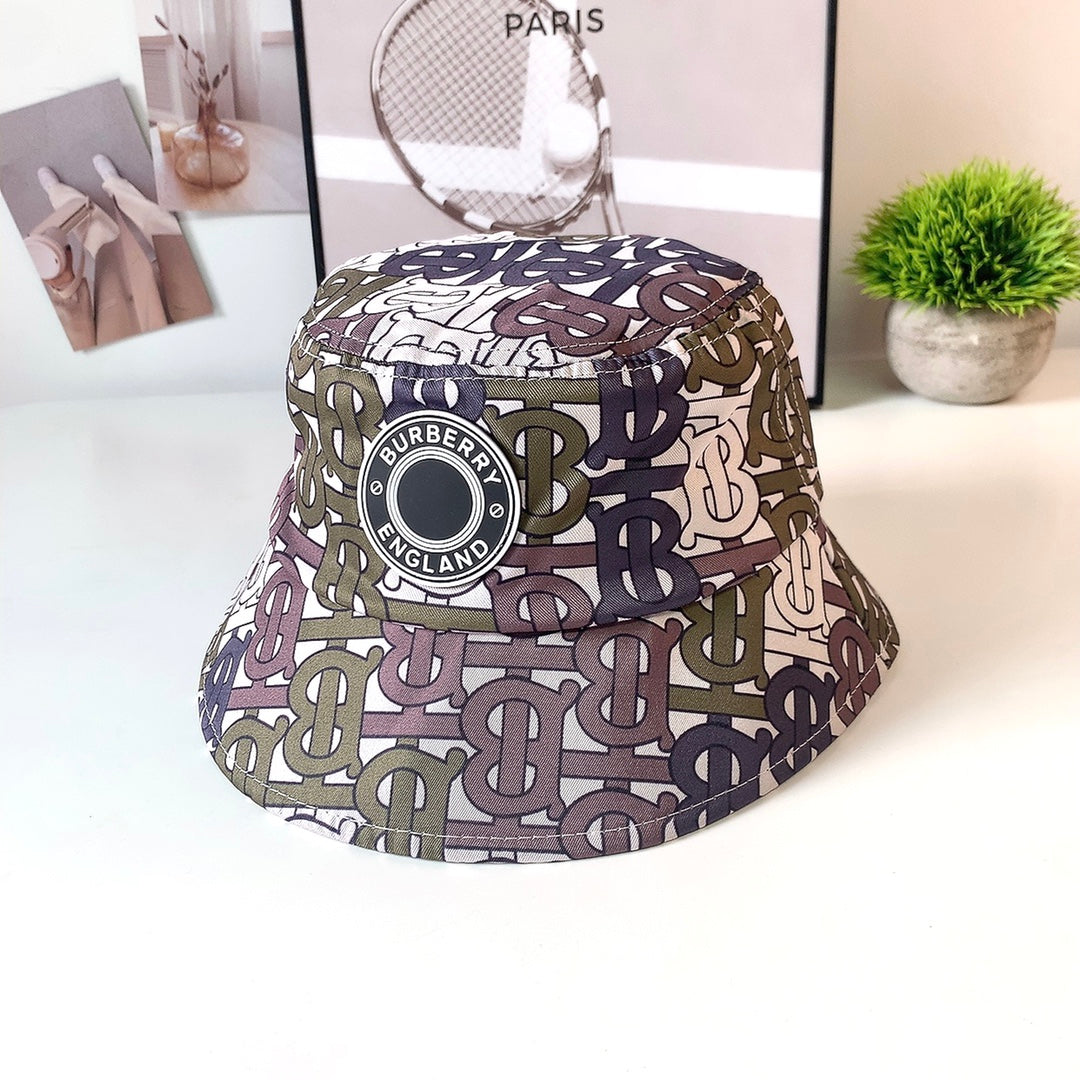 Burberry leather badge bucket hat green
