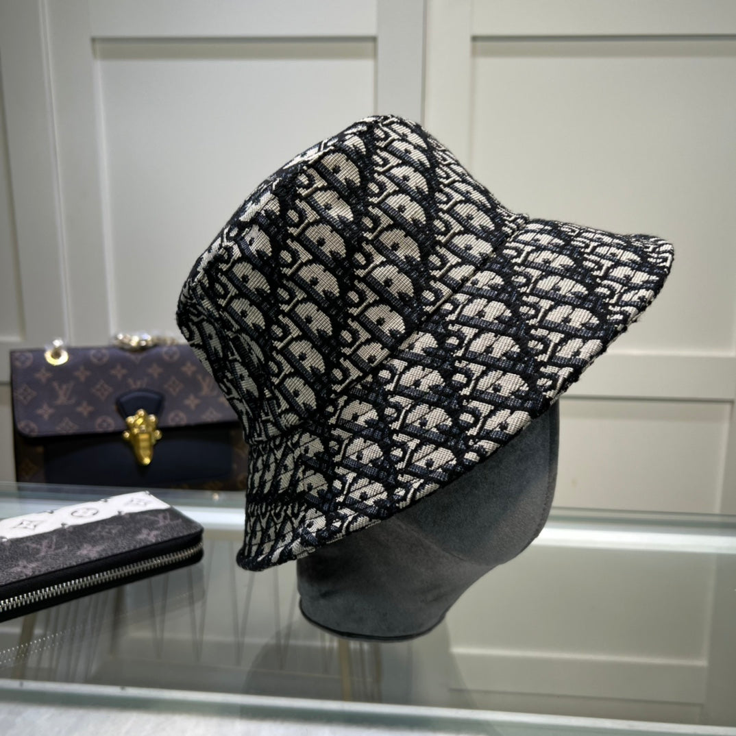 Christian Dior Oblique bucket hat black