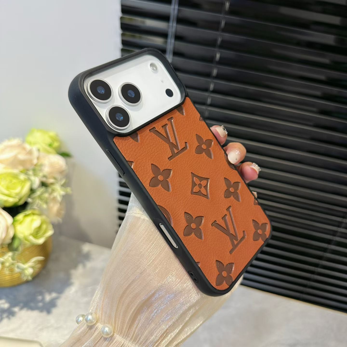 Fashion Louis Vuitton iPhone 17 Pro Max case 
