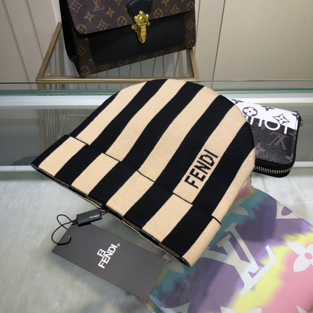 Fendi logo cashmere hat