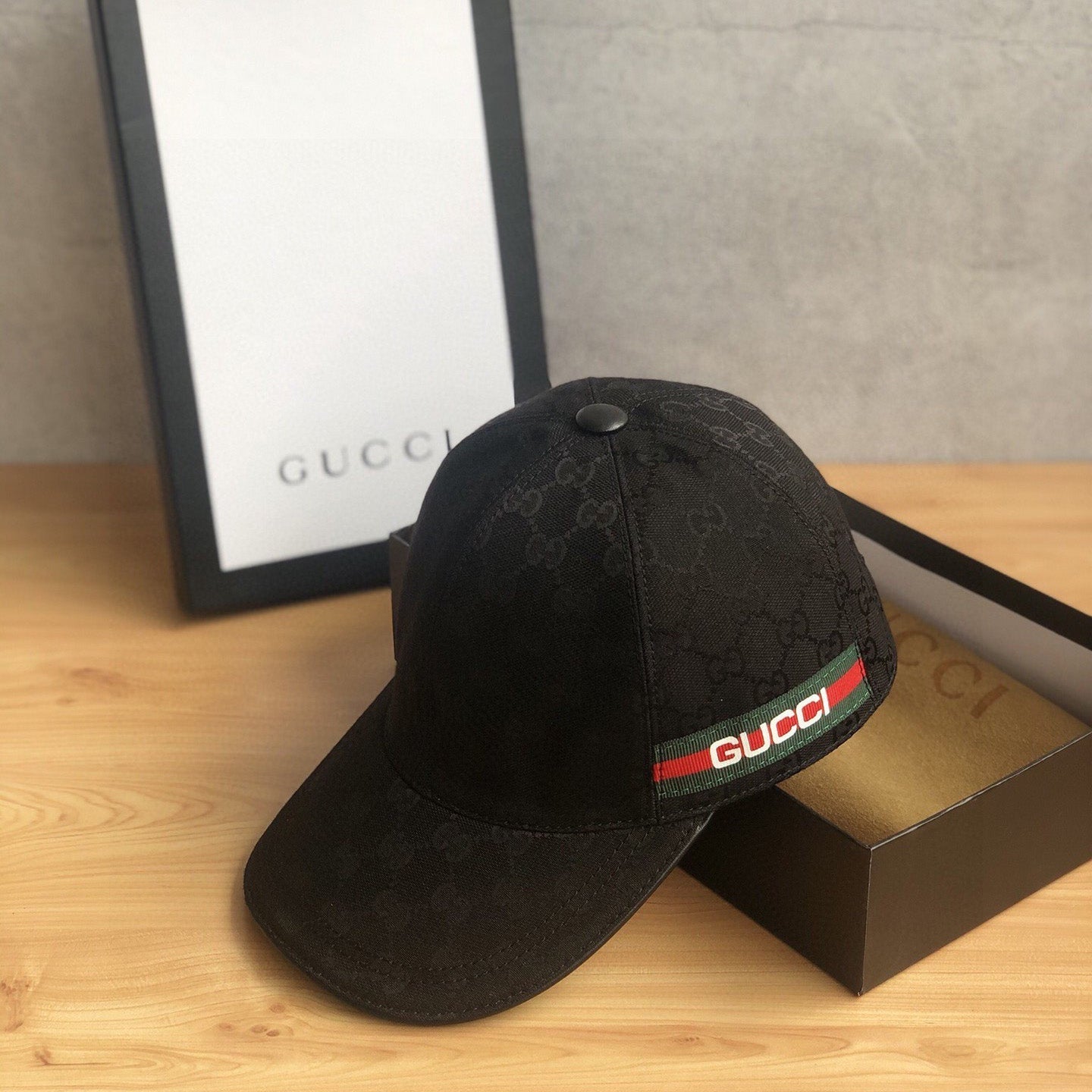 Gucci GG Supreme Baseball Cap