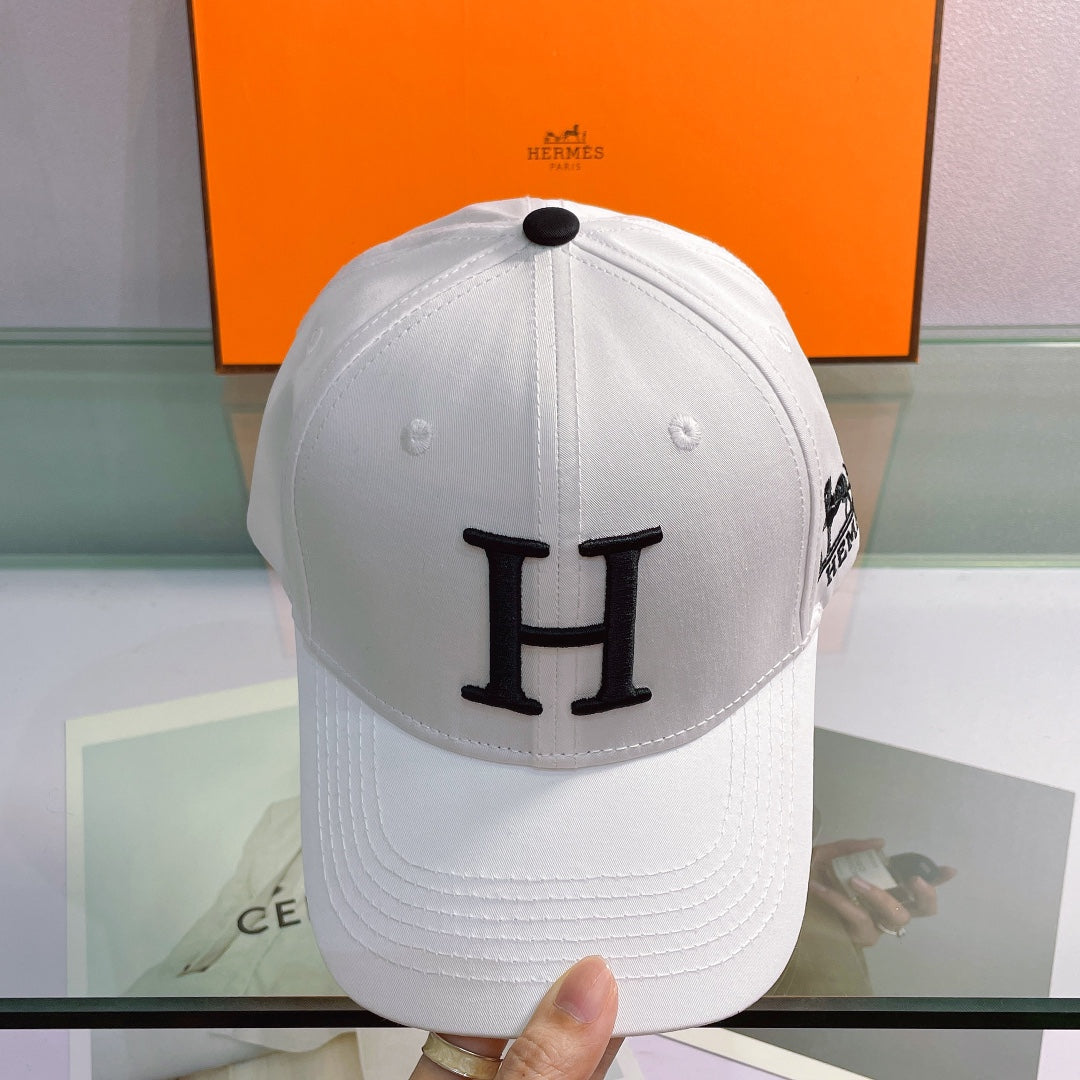 Hermès H luxury baseball cap white