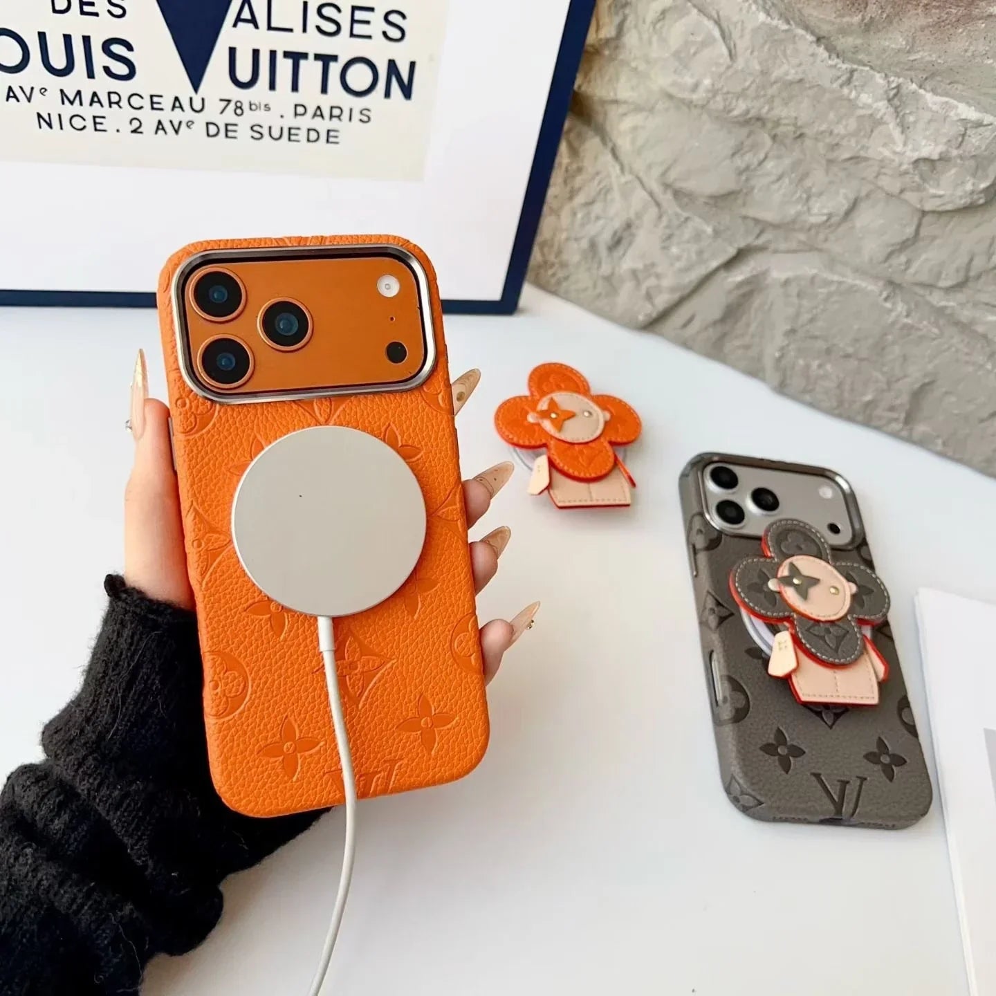Louis Vuitton iPhone 17 Pro Max Case MagSafe Leather with Flower Grip – Gray