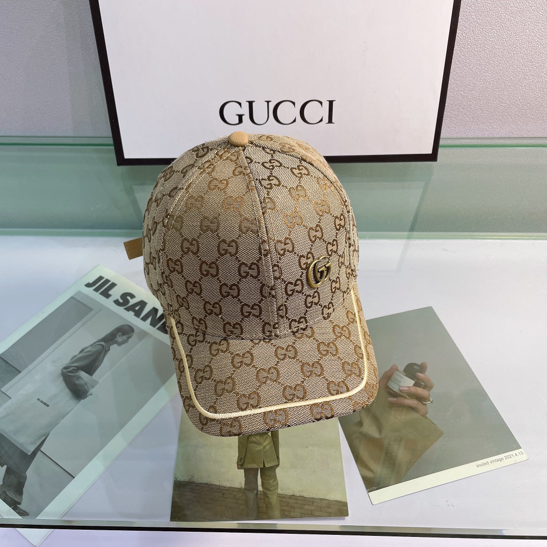 Luxury Gucci canvas baseball cap