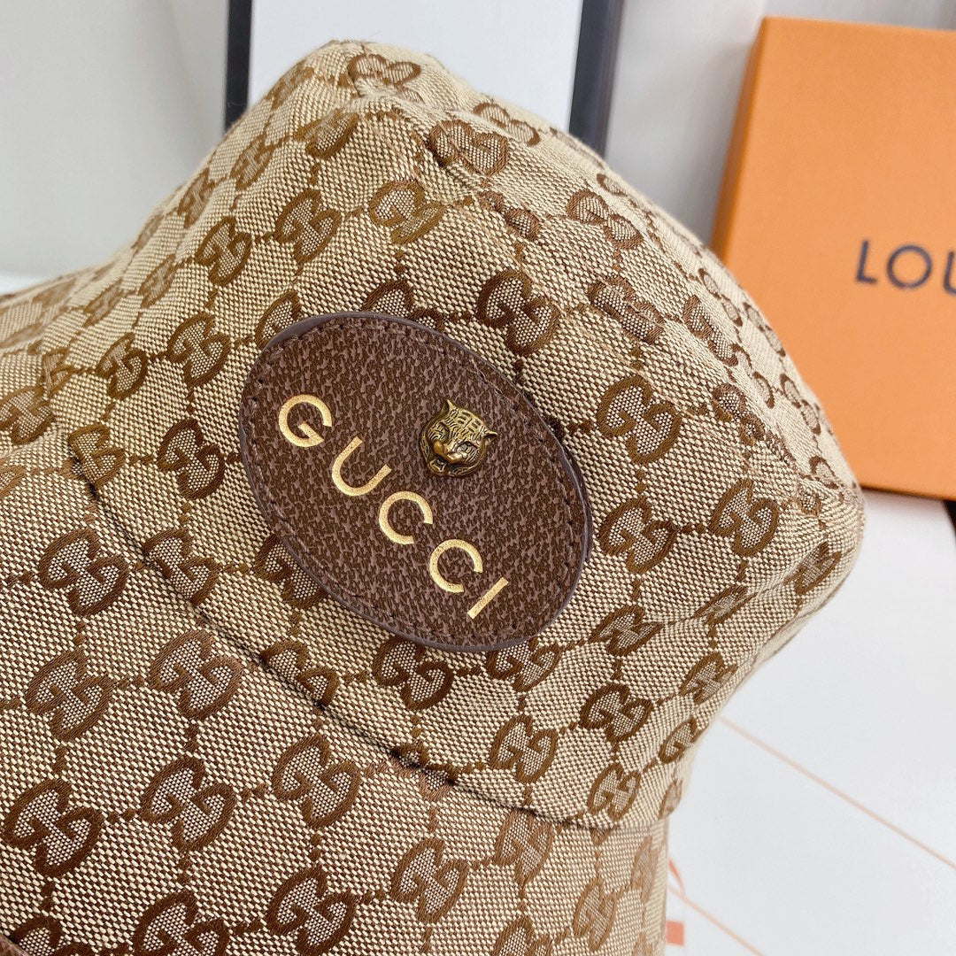 Luxury Gucci cotton canvas bucket hat close up