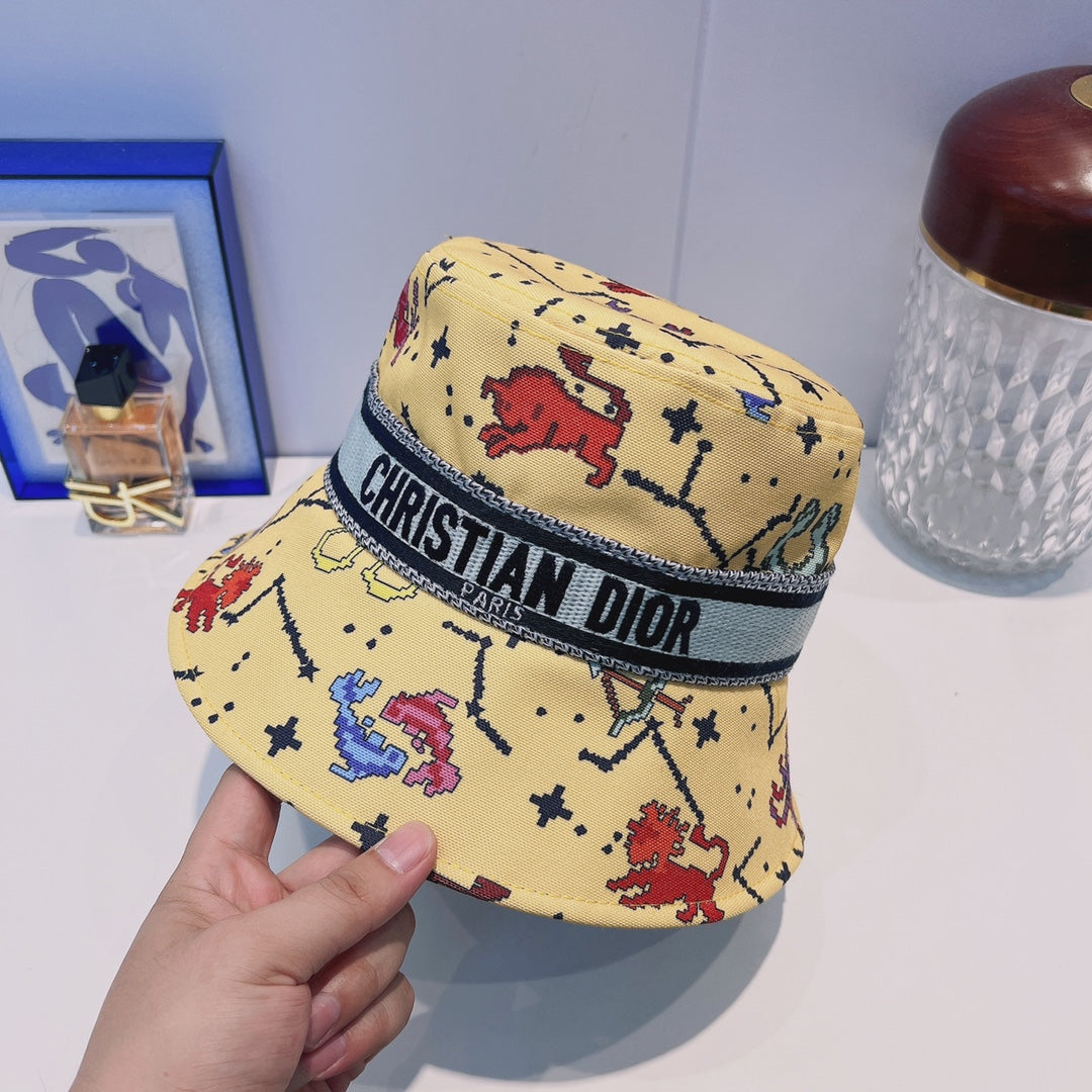 Premium Dior Oblique bucket hat detail