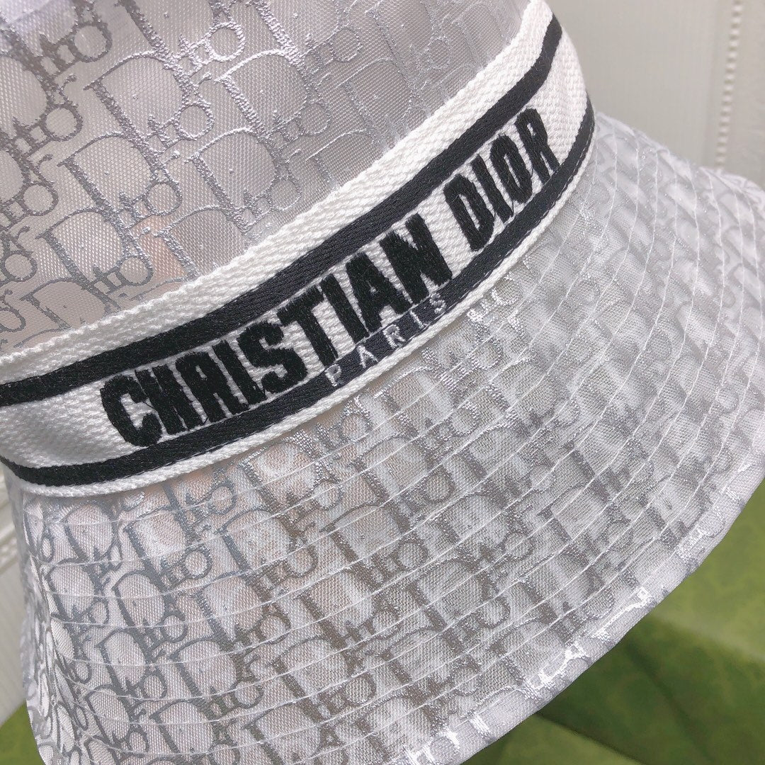 Premium Dior organza hat detail