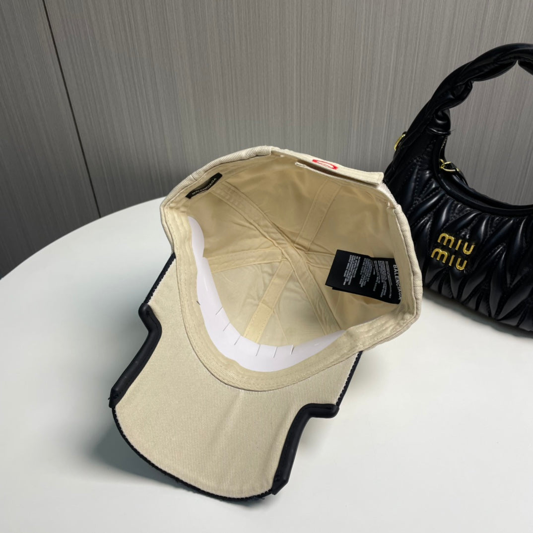 Balenciaga embroidered logo baseball cap