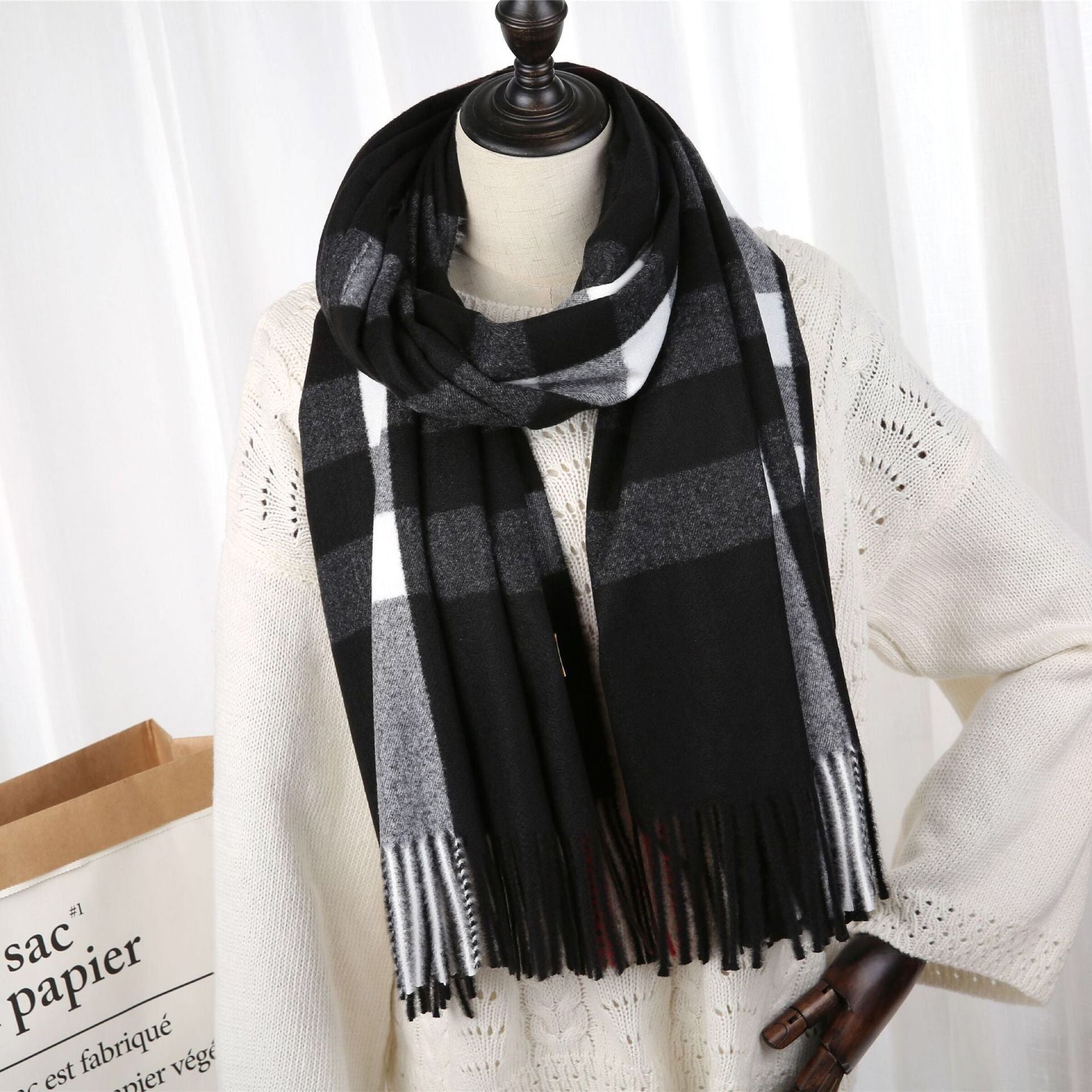 Burberry 2022 New Checked Cashmere Tassel Scarf for Women – product image 6