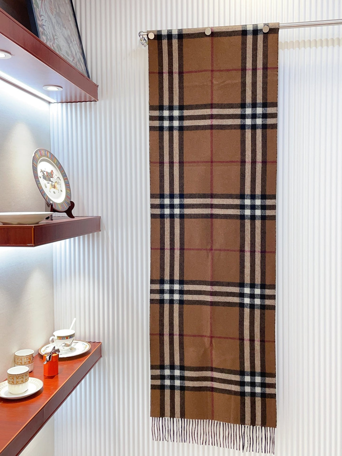 Burberry Classic Check Double-Sided Jacquard Cashmere Scarf for Women – product image 7