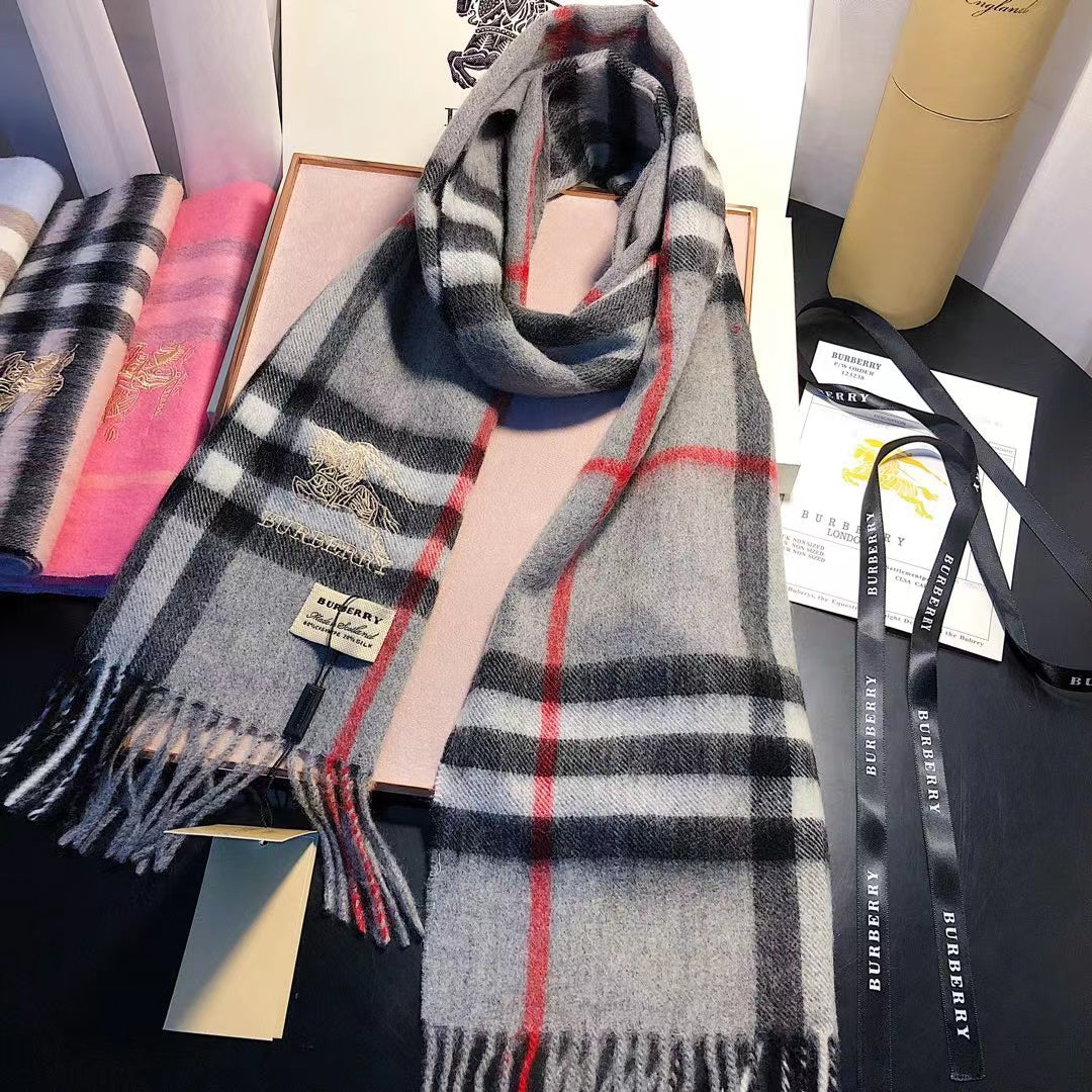 Burberry Classic Check Fringed Cashmere Scarf for Women – product image 64