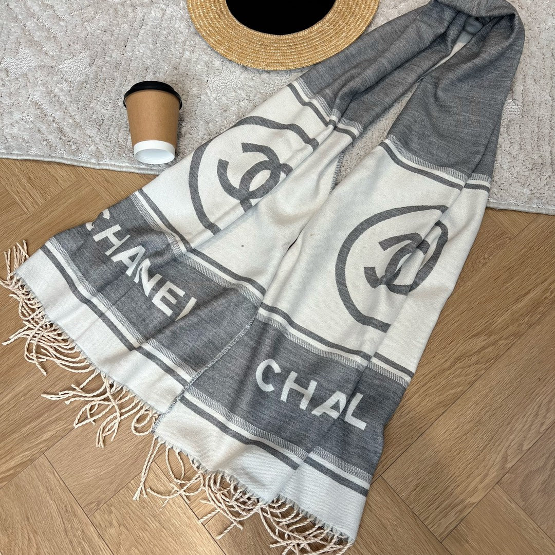 Chanel Cashmere Scarf for Women – product image 12