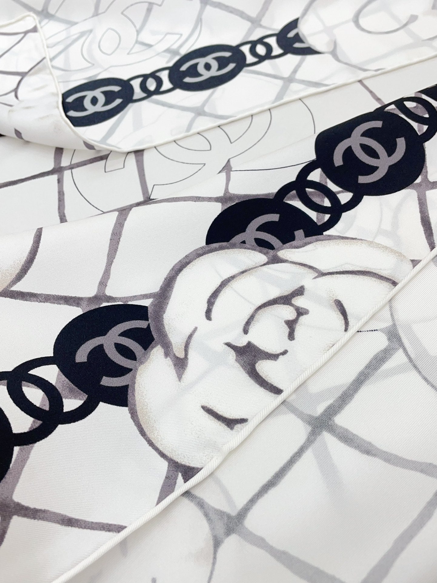 Chanel CC Monogram Camellia Square Silk Scarf for Women – product image 10