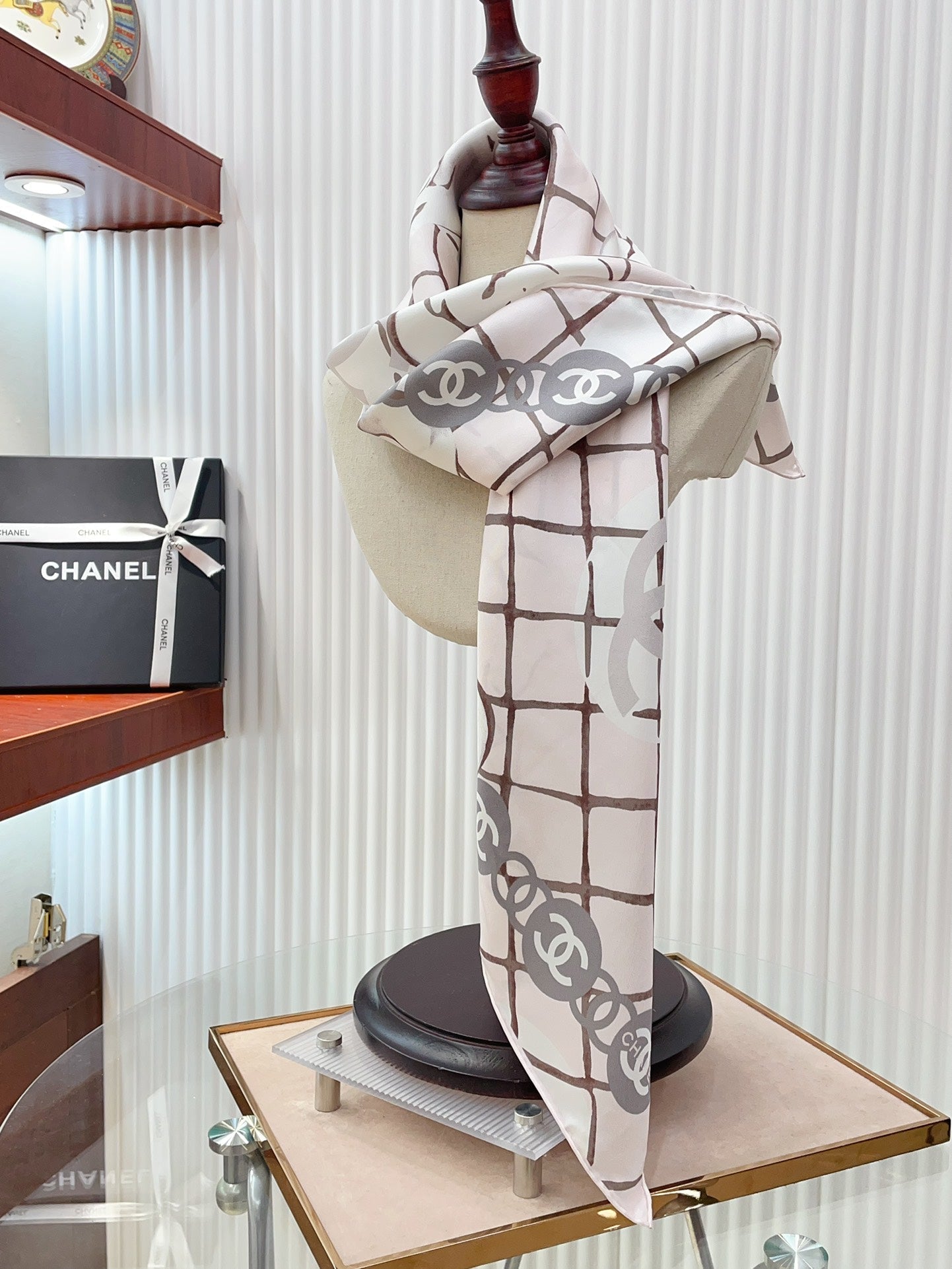Chanel CC Monogram Camellia Square Silk Scarf for Women – product image 7