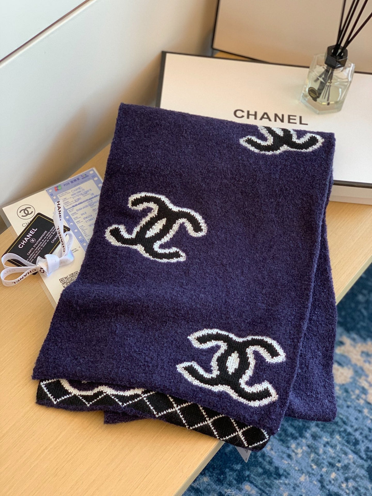Chanel CC Monogram Rhombus Double-Sided Cashmere Knitted Scarf for Women – product image 9