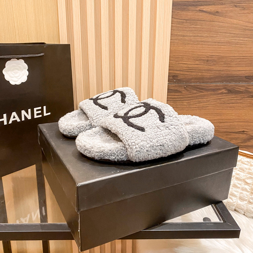 Chanel Classic Flat Fur Slippers – slippers product image 14