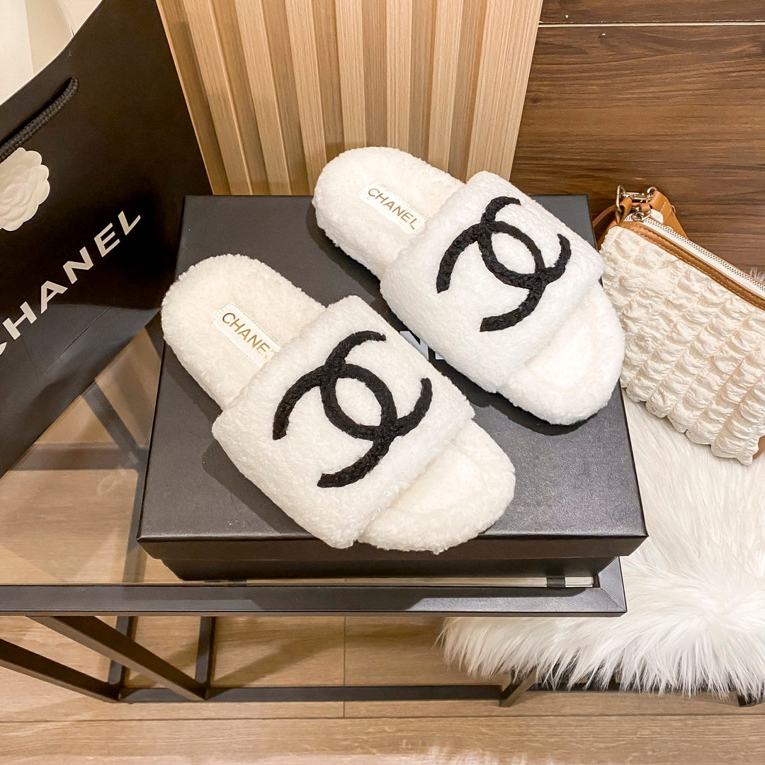 Chanel Classic Flat Fur Slippers – slippers product image 2