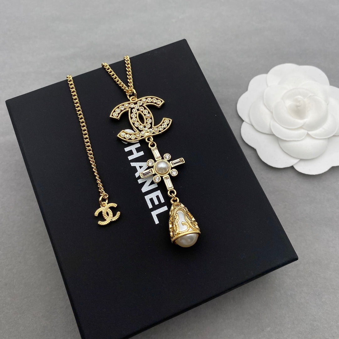 Chanel Commemorative Pearl Necklace – Luxury Designer Jewelry – product image 3