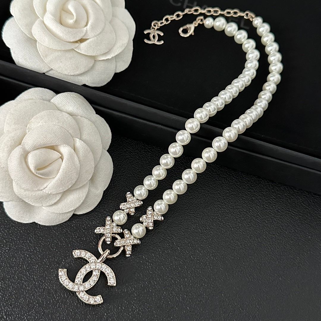 Chanel Crystal Pearl Necklace – Luxury Designer Jewelry – product image 4