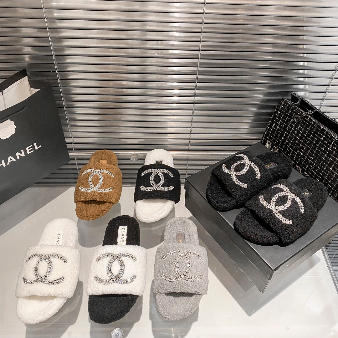 Chanel Diamond Logo Flat Fur Slippers – slippers product image 13