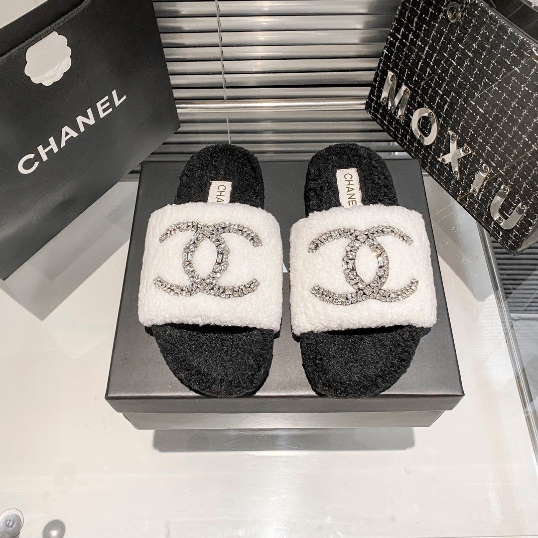Chanel Diamond Logo Flat Fur Slippers – slippers product image 5