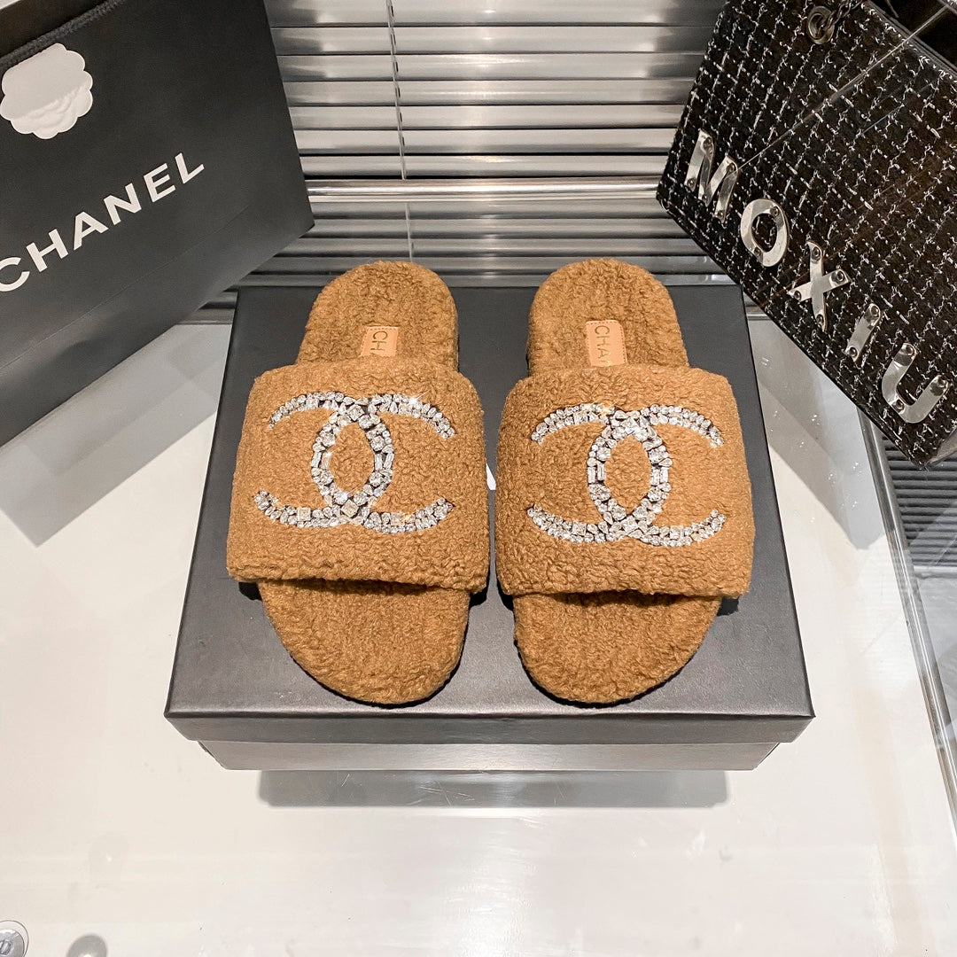 Chanel Diamond Logo Flat Fur Slippers – slippers product image 7