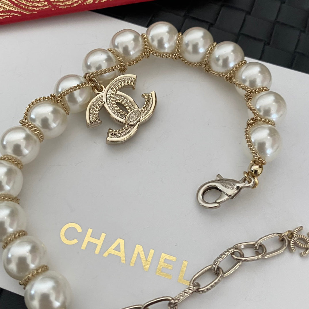 Chanel Elegant Pearl Bracelet – Luxury Jewelry – product image 3