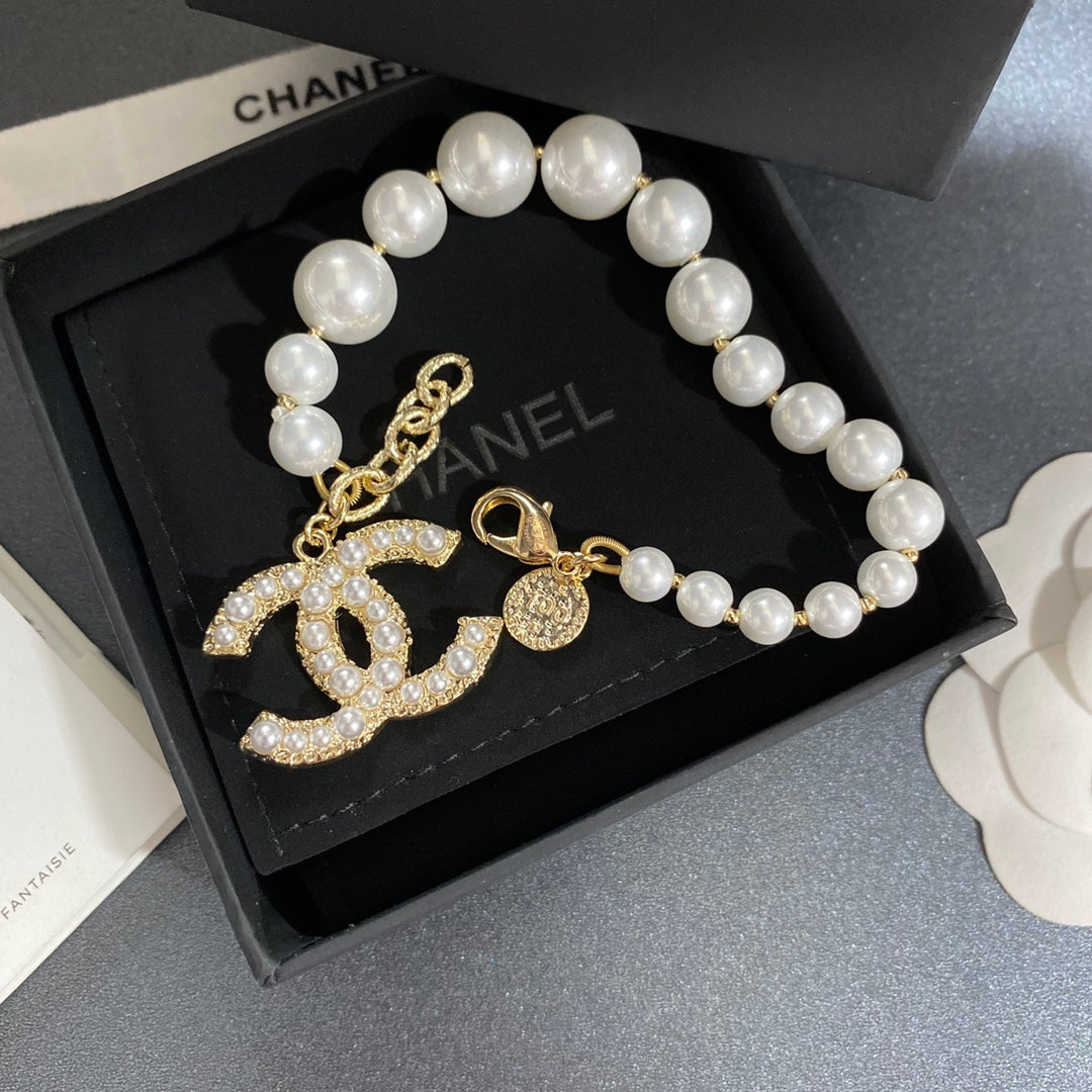 Chanel Elegant Pearl Bracelet – Luxury Jewelry – product image 1