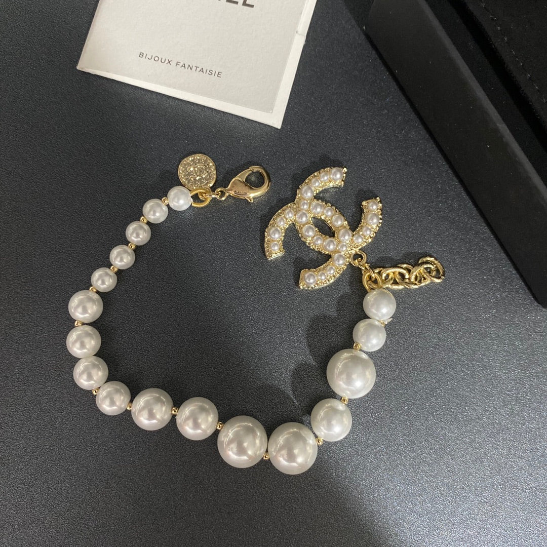Chanel Elegant Pearl Bracelet – Luxury Jewelry – product image 2