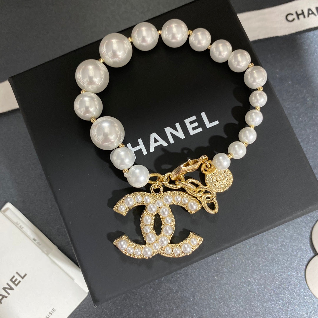 Chanel Elegant Pearl Bracelet – Luxury Jewelry – product image 3