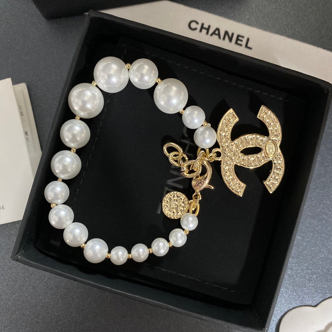 Chanel Elegant Pearl Bracelet – Luxury Jewelry – product image 4