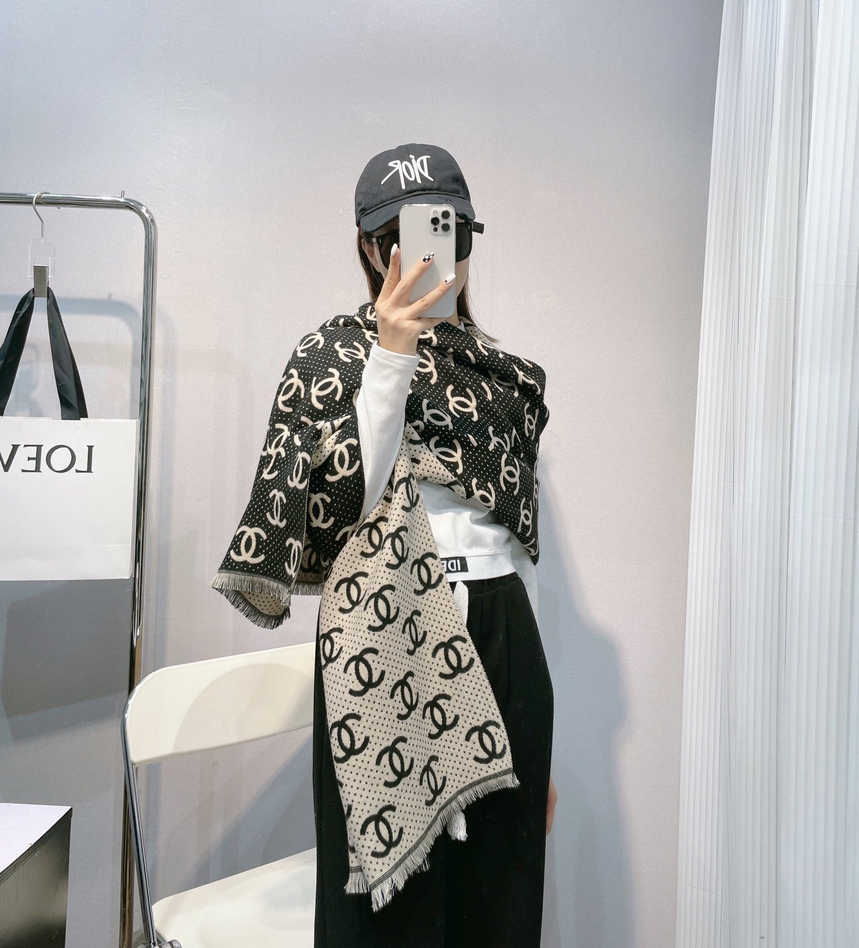 Chanel Premium Woven Temperament Logo Jacquard Small Broken Edge Scarf – product image 20