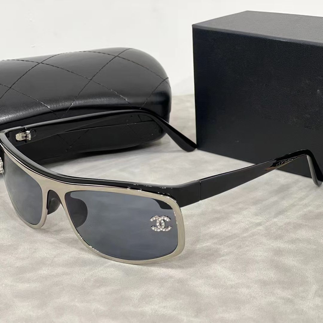 Chanel Rectangular Polarized Sunglasses for Unisex – product image 1
