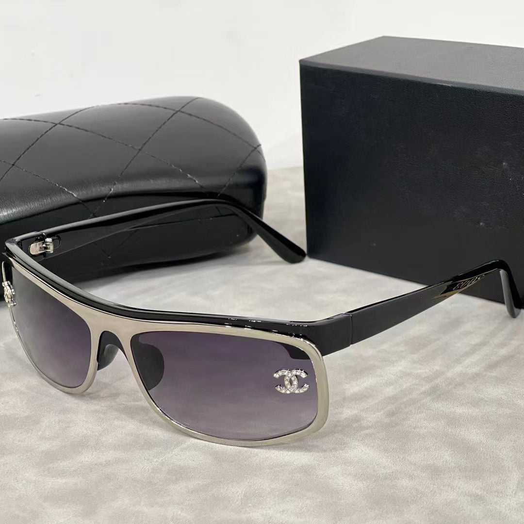 Chanel Rectangular Polarized Sunglasses for Unisex – product image 3