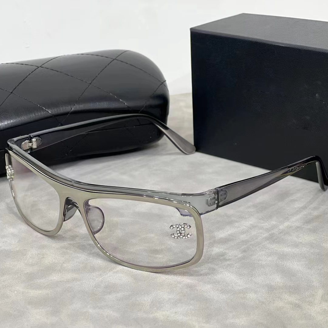 Chanel Rectangular Polarized Sunglasses for Unisex – product image 5