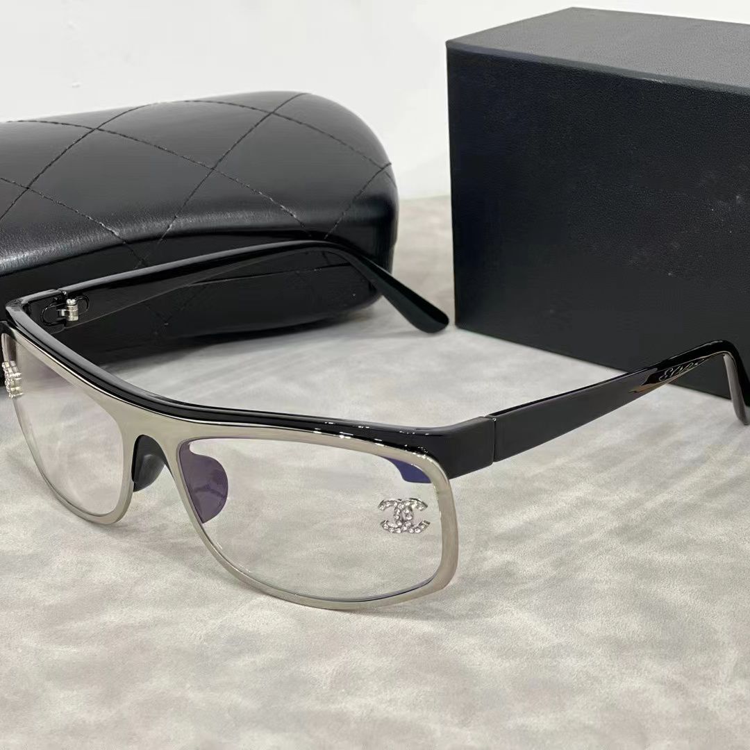 Chanel Rectangular Polarized Sunglasses for Unisex – product image 6