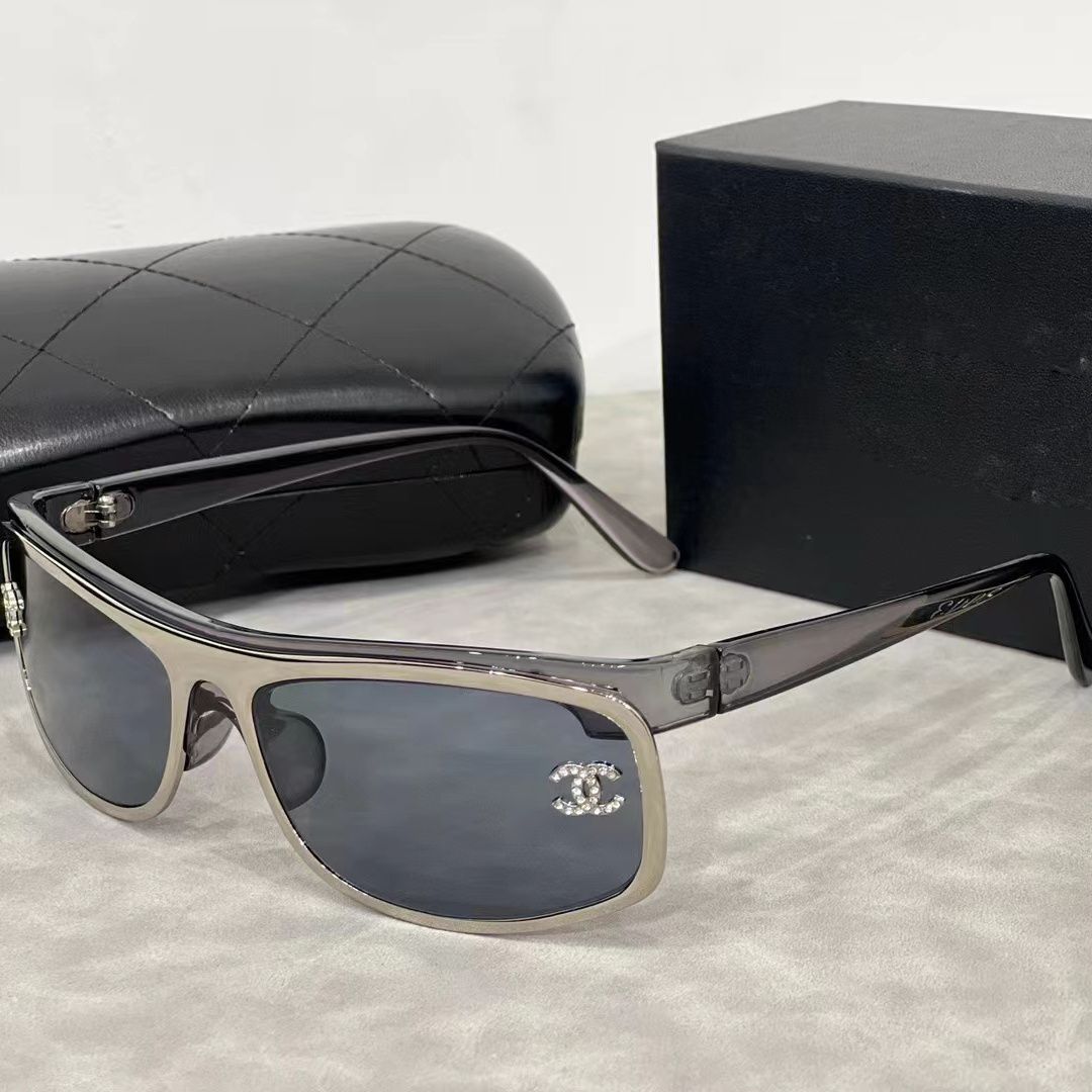 Chanel Rectangular Polarized Sunglasses for Unisex – product image 7