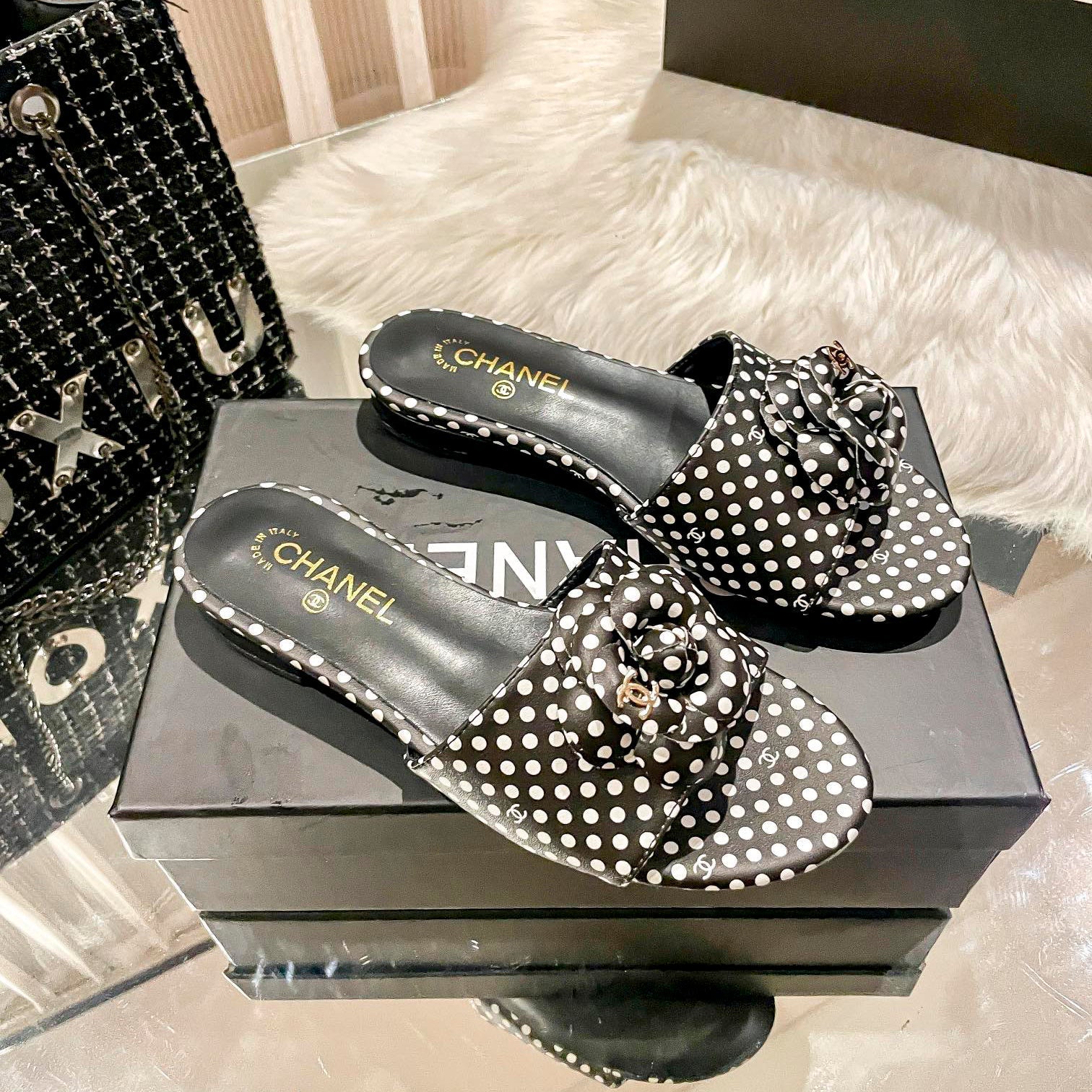 Chanel Retro Polka Dot Flat Slippers – slippers product image 3