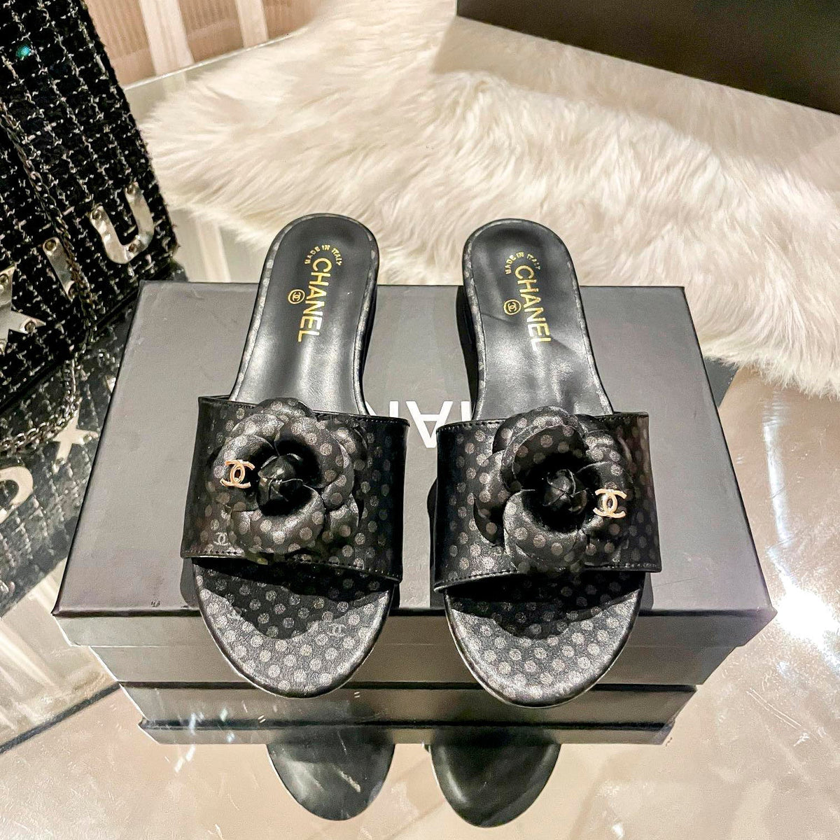 Chanel Retro Polka Dot Flat Slippers – slippers product image 5