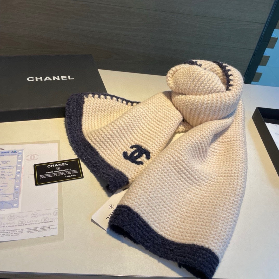 Chanel Solid Color Logo Cashmere Knit Scarf for Women – product image 8