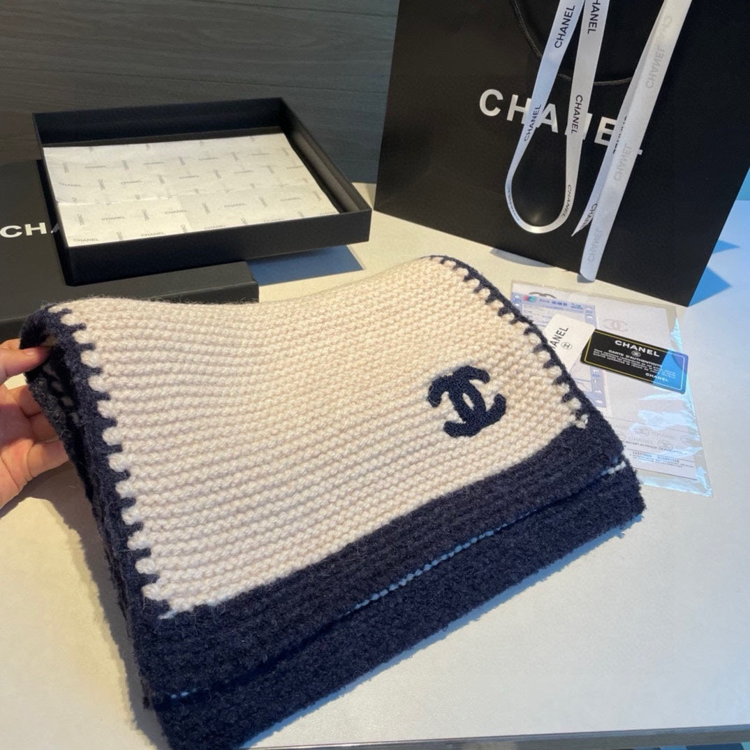 Chanel Solid Color Logo Cashmere Knit Scarf for Women – product image 9