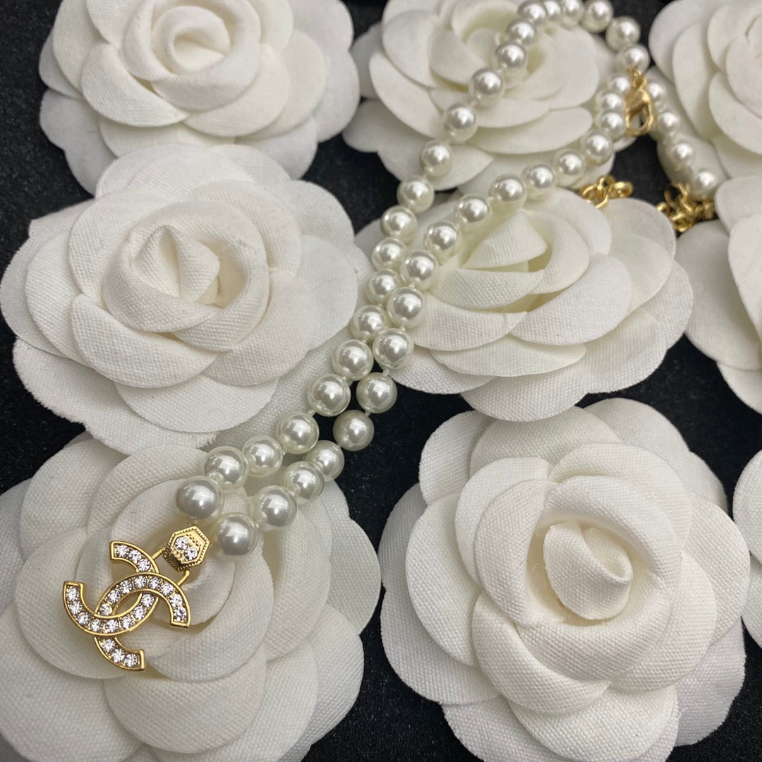 Chanel Vintage Pearl Necklace – Luxury Designer Jewelry – product image 4