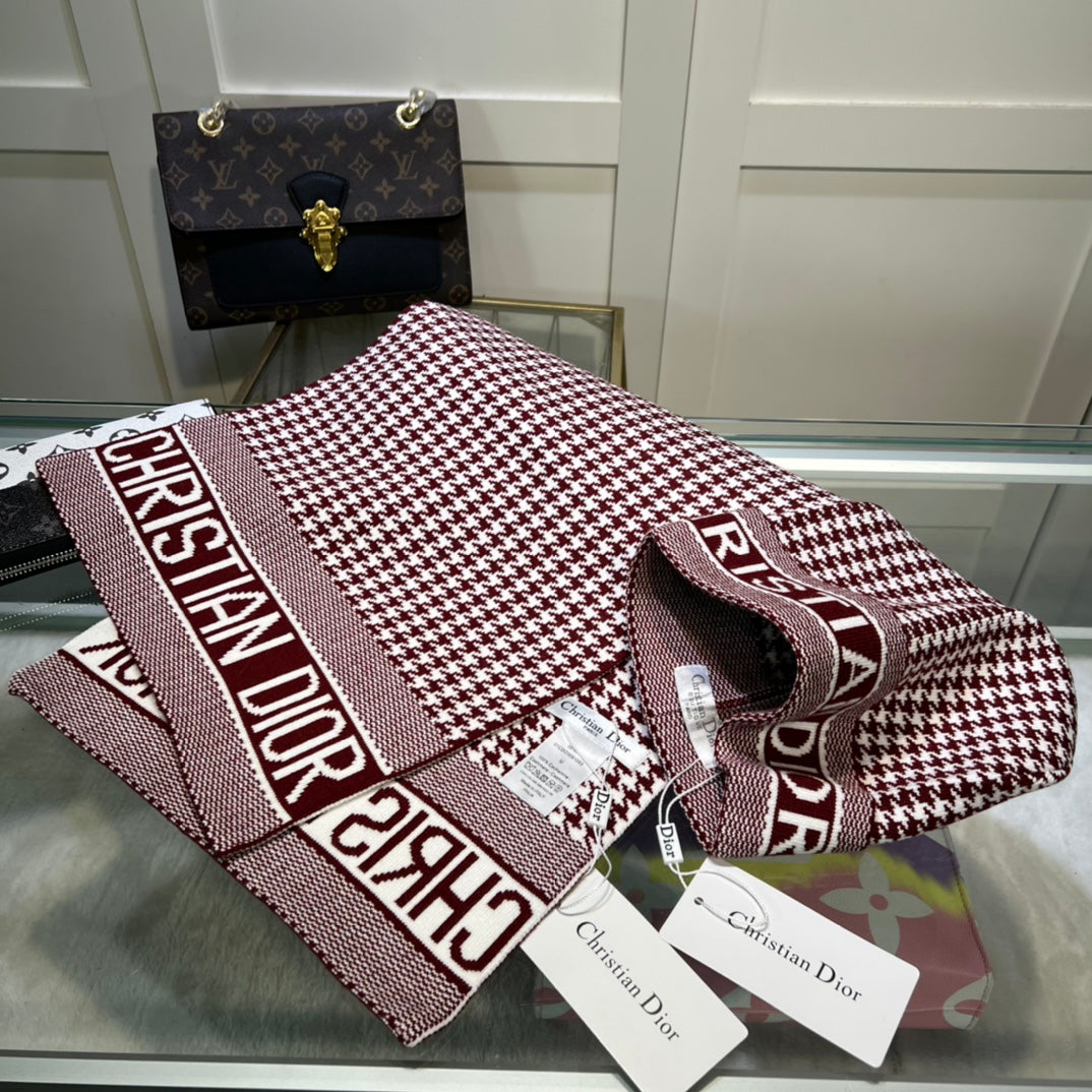 Dior Classic Houndstooth Cashmere Scarf Hat Set for Women – product image 24
