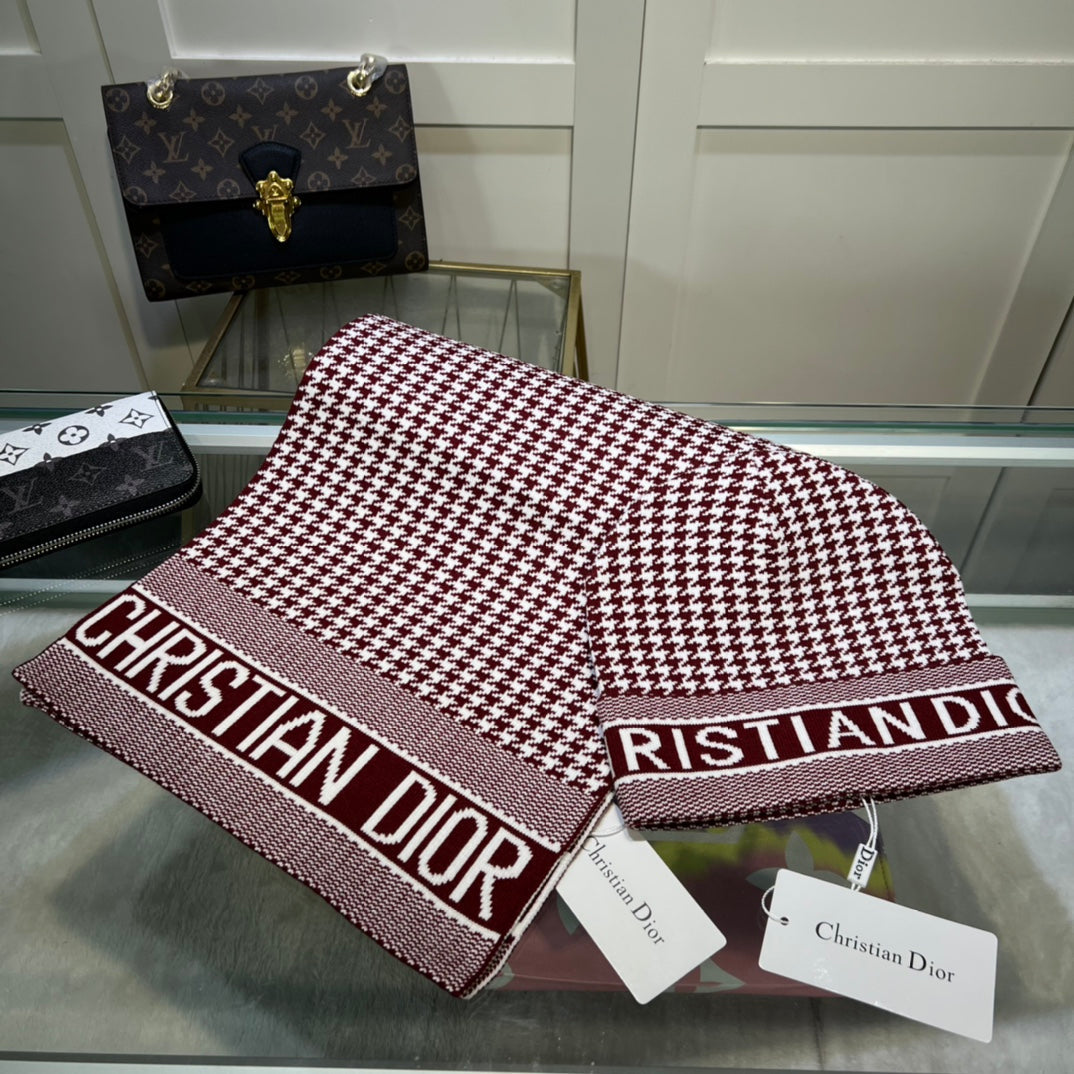 Dior Classic Houndstooth Cashmere Scarf Hat Set for Women – product image 4