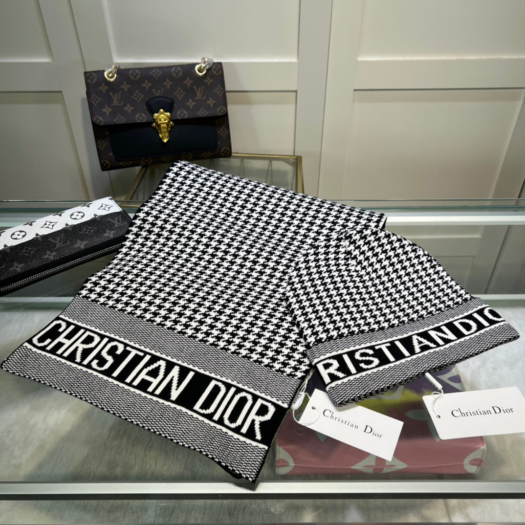 Dior Classic Houndstooth Cashmere Scarf Hat Set for Women – product image 6