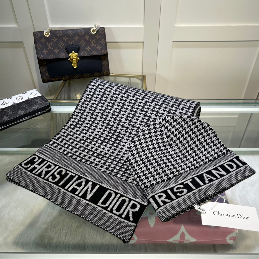 Dior Classic Houndstooth Cashmere Scarf Hat Set for Women – product image 9