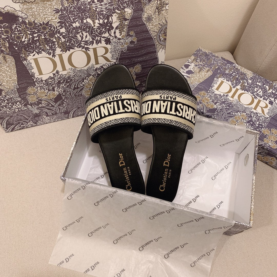 Dior Classic Women's Solid Color Embroidery Slippers – slippers product image 1