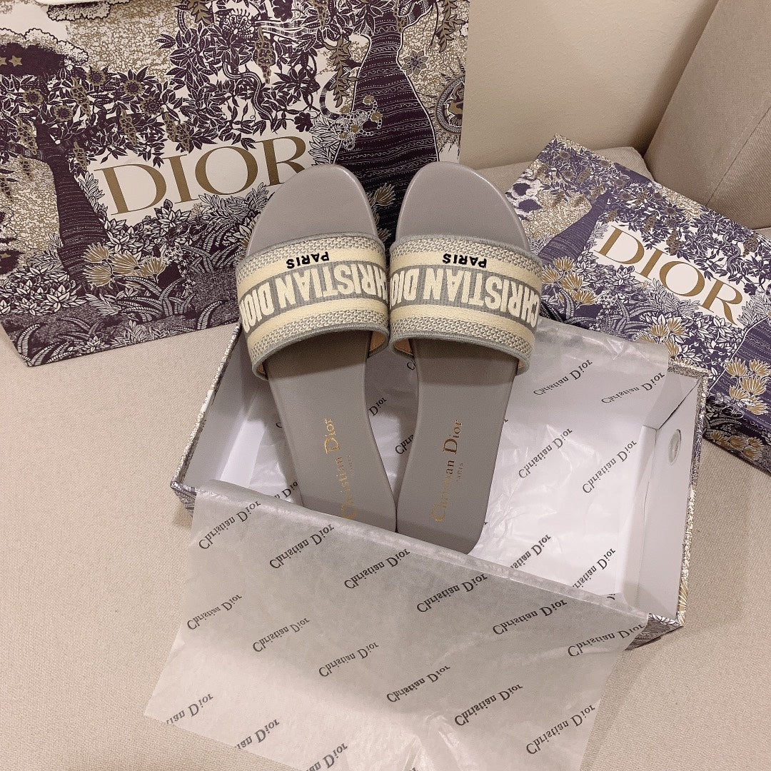 Dior Classic Women's Solid Color Embroidery Slippers – slippers product image 3