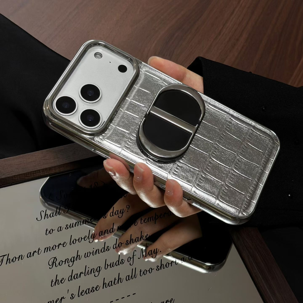Dior croc ring stand case for iPhone 18 Pro Max – silver case detail